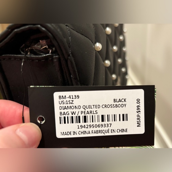 NWT Badgley Mischka Diamond Quilted Crossbody - Picture 6 of 10